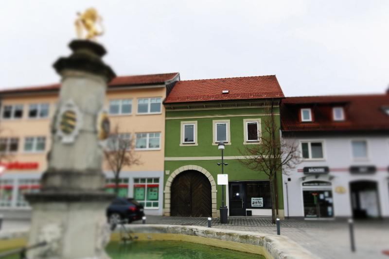 1A-Lage! Denkmalgeschütztes Wohn- und Geschäftshaus direkt am Marktplatz von Bad Rodach!, 96476 Bad Rodach, Haus