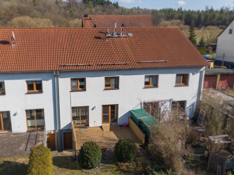 PREIS ANGEPASST! Kernsaniertes Reihenhaus mit Garten, nur wenge Autominuten von Hildburghausen entfernt!, 98669 Veilsdorf, Einfamilienhaus