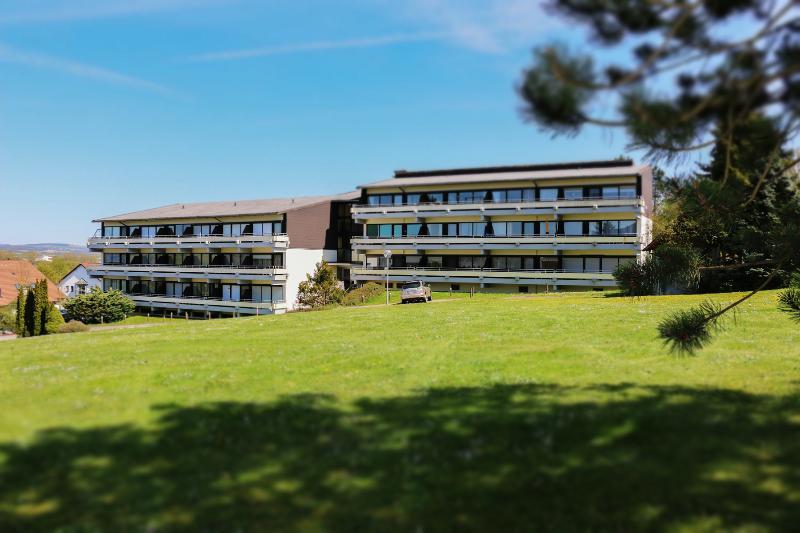 Preisgünstige 1-Zimmer Wohnung! Großzügiger Balkon mit herrlichem Blick auf das Thermalbad!, 96476 Bad Rodach, Wohnung