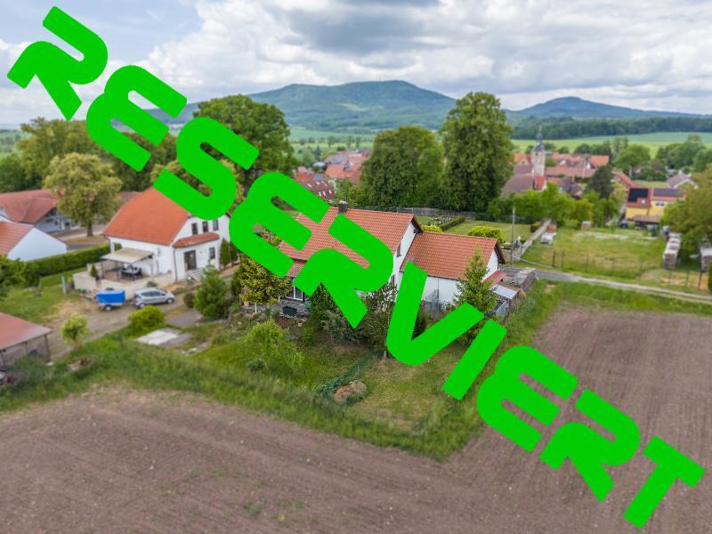 Solides Einfamilienhaus in herrlicher Ortsrandlage, ideal für eine Famillie!, 98630 Römhild, Einfamilienhaus