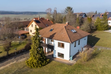 Solide, gepflegt und großzügig – Einfamilienhaus auf großem Grundstück in sonniger Ortsrandlage!, 96476 Bad Rodach, Haus