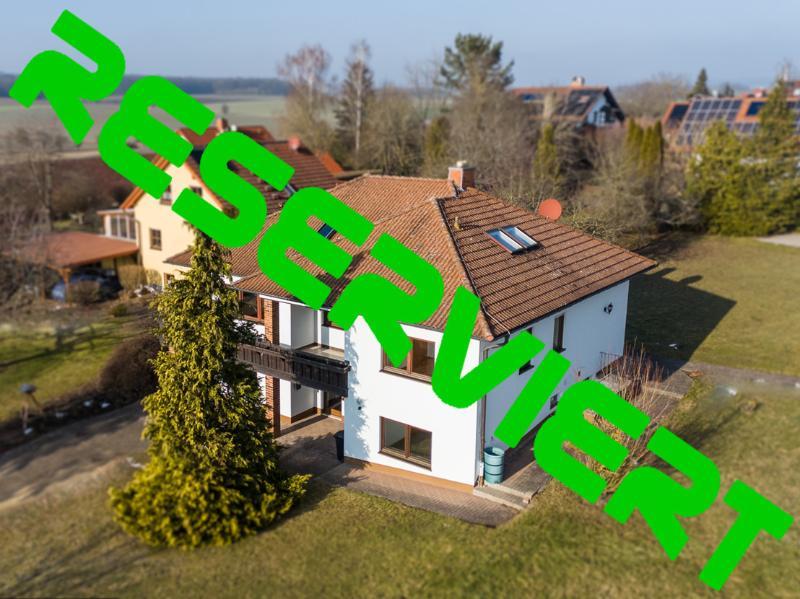 Solide, gepflegt und großzügig – Einfamilienhaus auf großem Grundstück in sonniger Ortsrandlage!, 96476 Bad Rodach, Haus