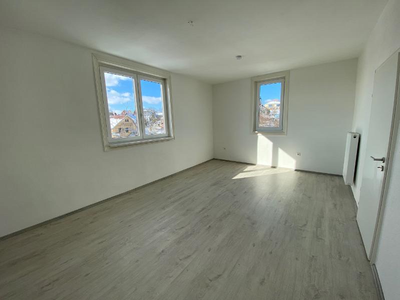 Gemütliche 4-Zimmer Wohnung mit guter Ausstattung, inkl. EBK! 2018 saniert!, 96476 Bad Rodach, Dachgeschosswohnung