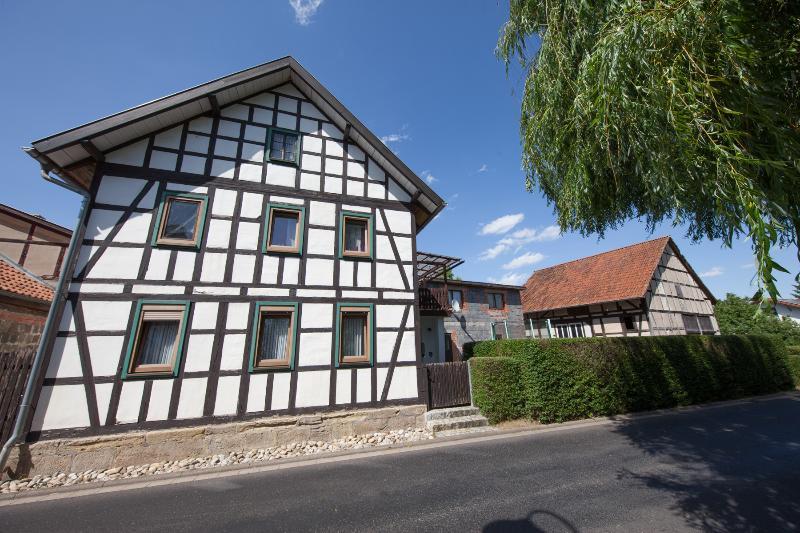 Fachwerk Bauernhof mit Scheune und großem Garten, Familienidyll bei Heldburg!, 98630 Heldburg, Einfamilienhaus
