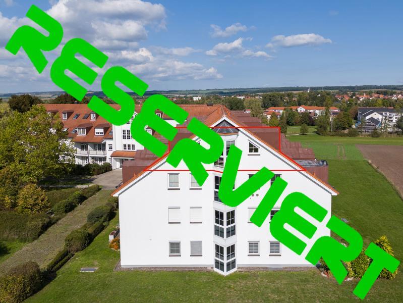 Gepflegte 2-Zimmer Eigentumswohnung mit Blick auf Felder und Wiesen!, 96476 Bad Rodach, Dachgeschosswohnung