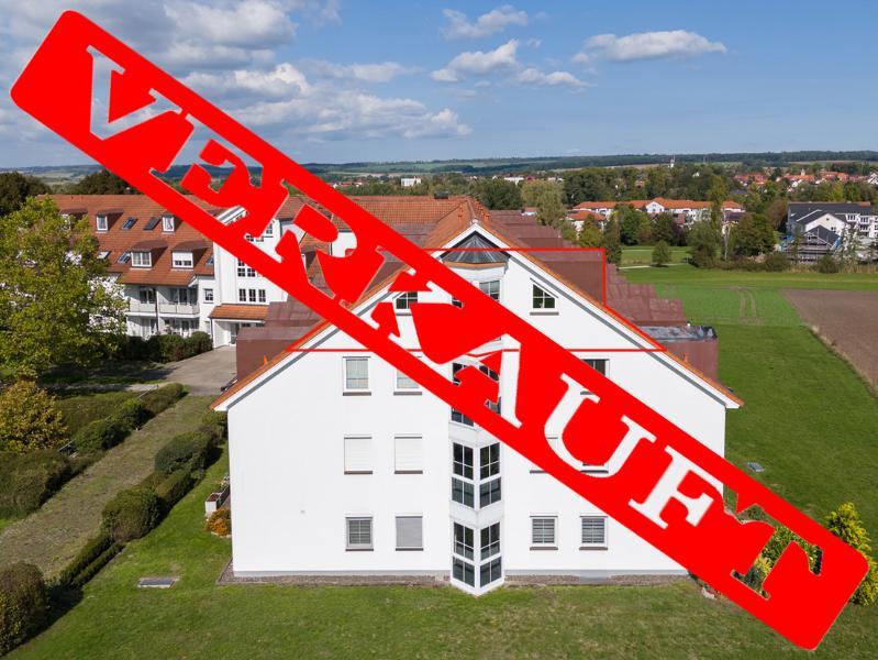 Gepflegte 2-Zimmer Eigentumswohnung mit Blick auf Felder und Wiesen!, 96476 Bad Rodach, Dachgeschosswohnung