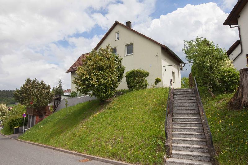 Renoviertes Einfamiilienhaus in herrlicher Wohnlage zu vermieten!, 96472 Rödental, Einfamilienhaus