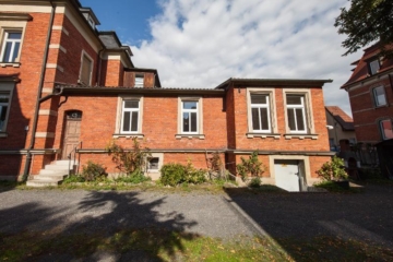Kernsanierte 5-Zimmer Wohnung, nur wenige Schritt von der HUK und dem Bahnhof entfernt!, 96450 Coburg, Wohnung
