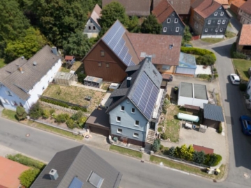 Preis gesenkt! Einfamilienhaus mit Garten, umfangreich saniert! Sofort bezugsfrei!, 96476 Bad Rodach, Einfamilienhaus