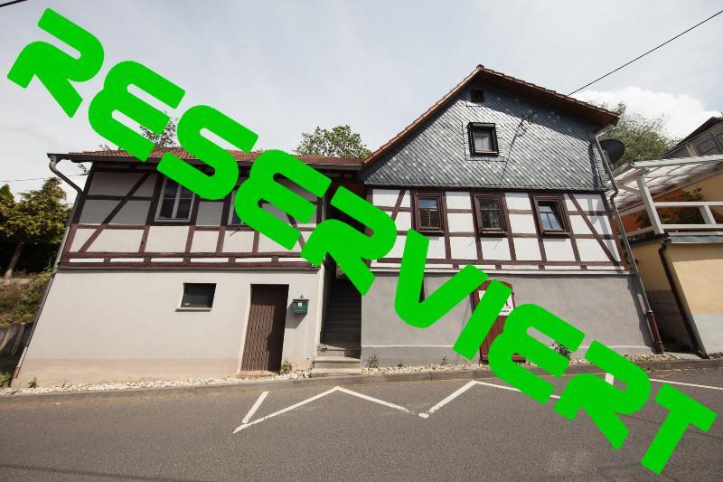PREIS GESENKT! Einfamilienhaus mit Garten nur wenige Autominuten von Themar entfernt!, 98530 Marisfeld, Einfamilienhaus