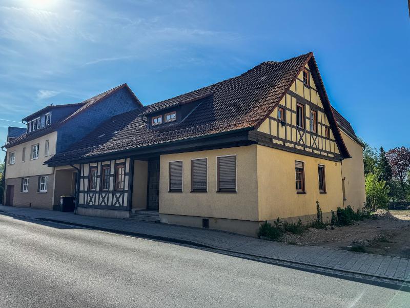 Mehfamilienhaus, voll vermietet! Gute Rendite! 2022 komplett renoviert!, 96476 Bad Rodach, Haus