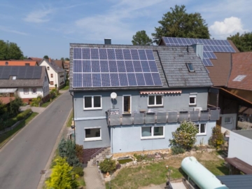 Einfamilienhaus mit Garten, umfangreich saniert! Sofort bezugsfrei!, 96476 Bad Rodach, Einfamilienhaus