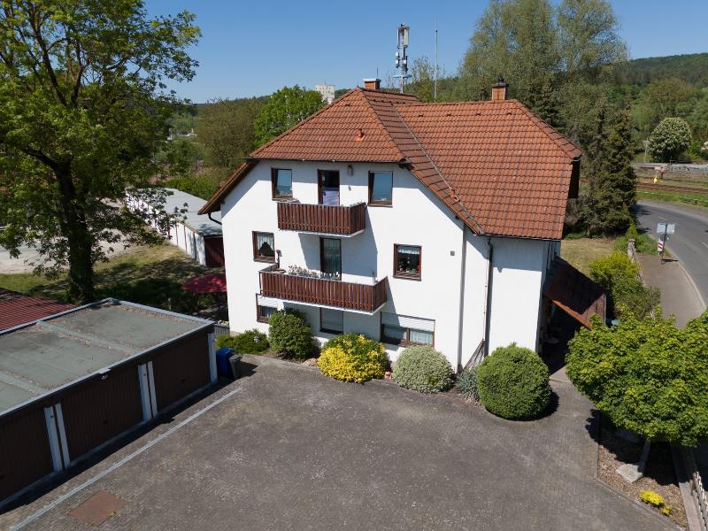 Voll vermietetes Mehrfamilienhaus, solide Bauweise, umfangreich saniert, stabile Mieterstruktur!, 98660 Themar, Haus